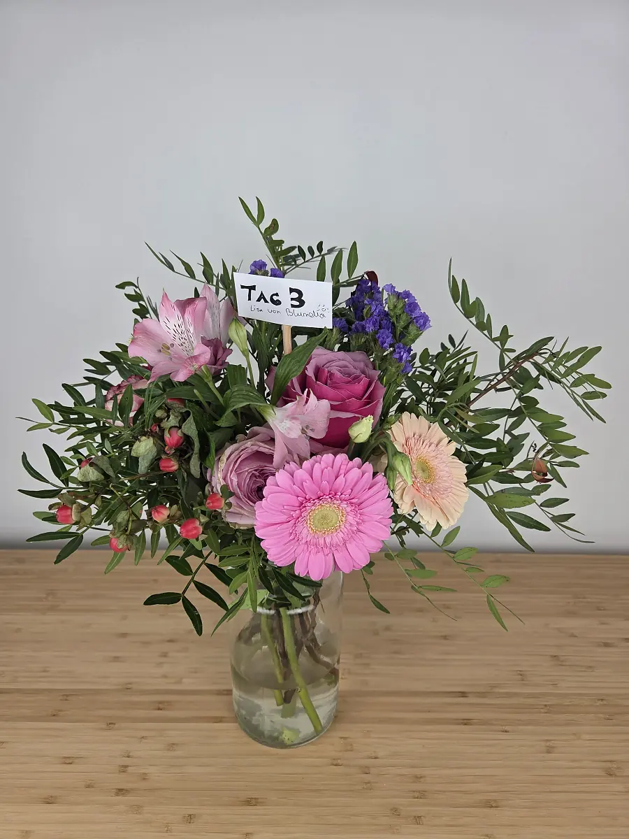blumenshop.de Strauß Tag 3, Alstromerien geöffnet, rosa Gerbera frisch