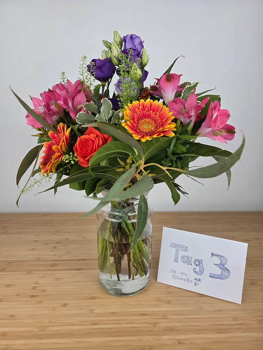 Bluvesa Strauß Tag 3, Lisianthus und Alstromerien weiter aufgeblüht