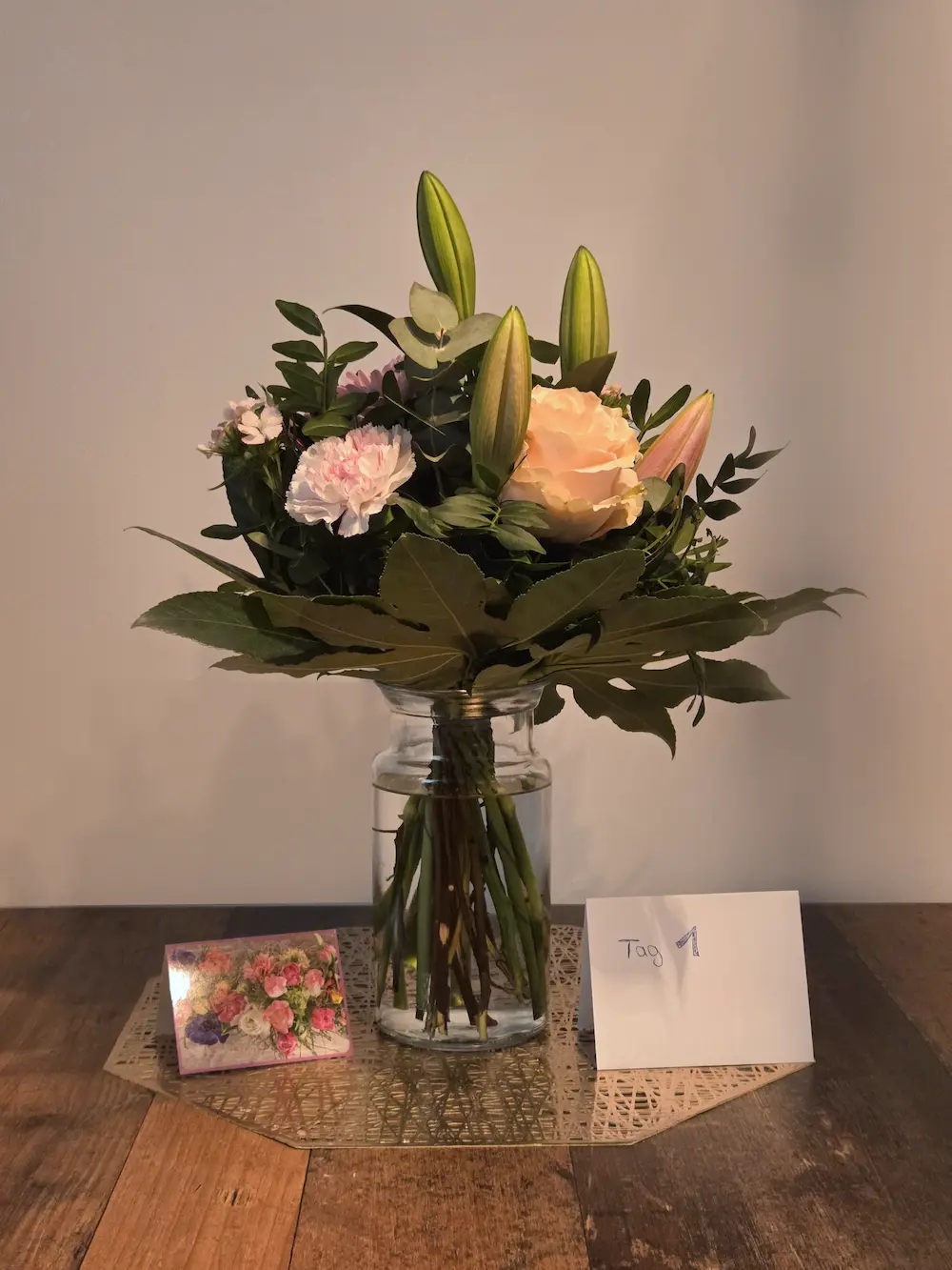 Euroflorist Strauß Tag 1 Anlieferung, Tigerlilien noch geschlossen