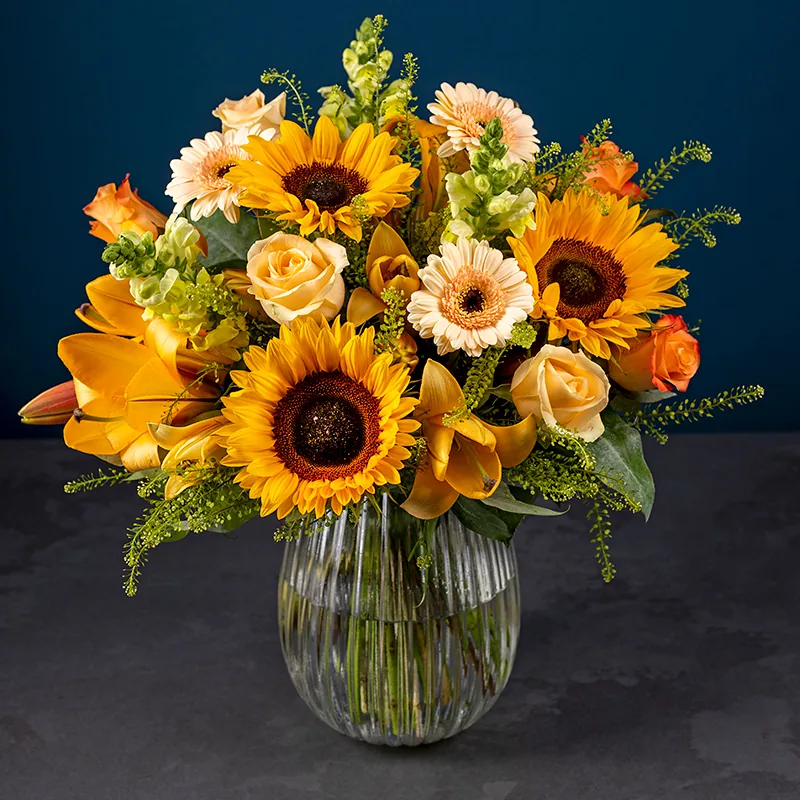 Luxuriöser Sonnenblumen­strauß